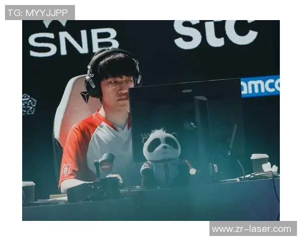 聚焦FPX实力解析电竞比分背后的英雄联盟战队表现与未来展望实时新闻